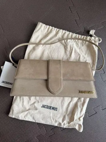 자크뮈스 핸드백