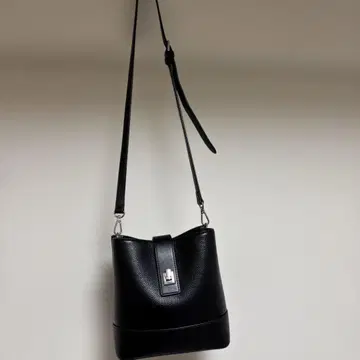 RANDA 블랙 숄더백