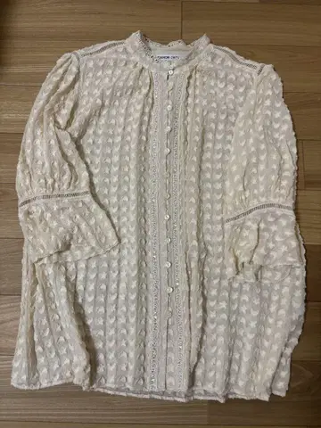 츠모리치사토 고양이 스타 블라우스