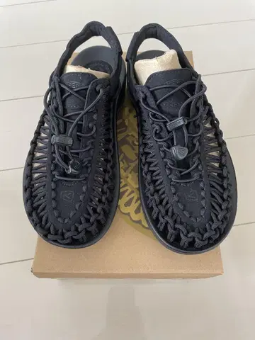 KEEN UNEEK 블랙 25