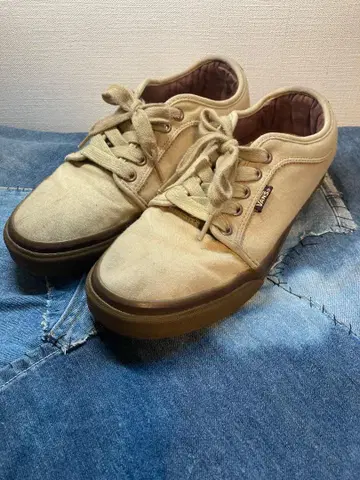 Vans 베이지 로우 컷 스니커즈