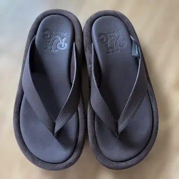 RHC 브라운 플립플랍