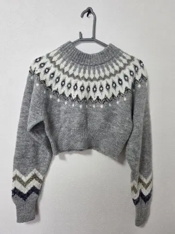 FURFUR 노르딕 무늬 크롭 스웨터