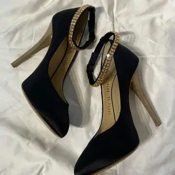 새상품급 GIUSEPPE ZANOTTI 쥬세페 자노티 펌프스 힐