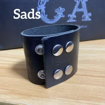 Sads 블랙 가죽 스터드 뱅글 키요하루