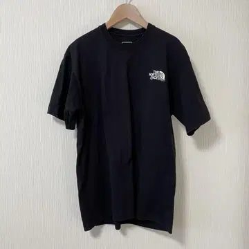 THE NORTH FACE 블랙 티셔츠 자수