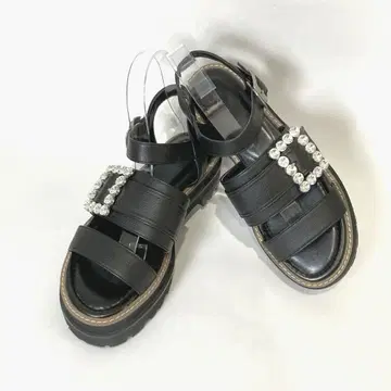새상품급 다이애나 DIANA 비쥬 통굽 샌들 스포츠 샌들 24.5cm