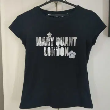 MARY QUANT 로고 프린트 티셔츠 블랙