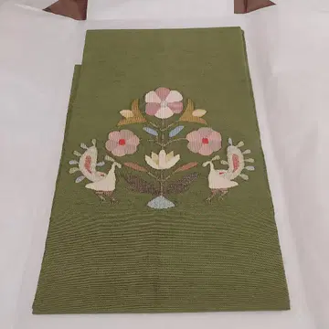 라쿠후린, 메추라기색 꽃과 새가 짜여진 나고야 오비(약 24cm)