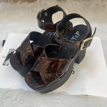 갸루 샌들 24.0cm