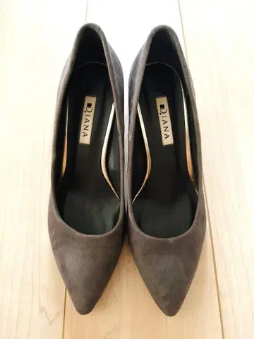 DIANA 다이애나 펌프스 24.5cm