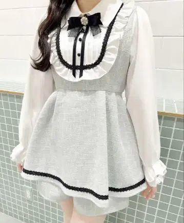 ROJITA 리본 브로치가 포함된 파스텔 트위드 세트