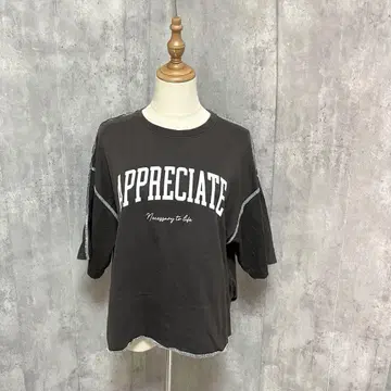 Helm 로고 프린트 오부 소매 스티치 넉넉한 컷 티셔츠 심플