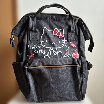 Sanrio 헬로키티 백팩 블랙 미사용 새상품