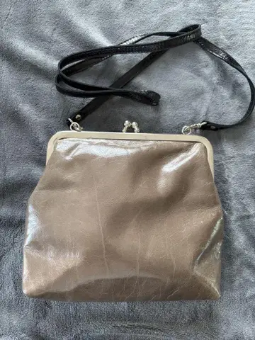 taupe 세라리치 Cellarich 가마구치 숄더백 소가죽