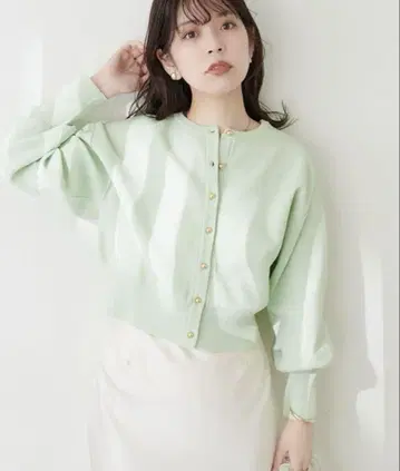 새상품 완판! 집에서 세탁 가능한 금장 버튼 가디건
