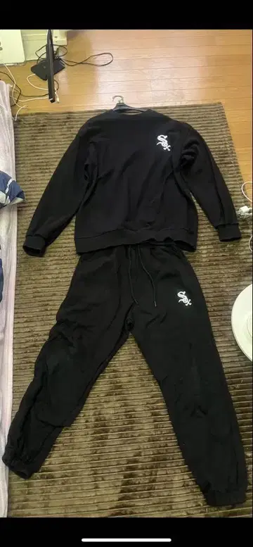 SOX 블랙 맨투맨 셋업 로고