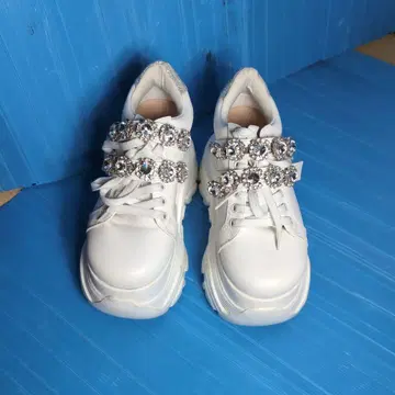 통굽 펌프스