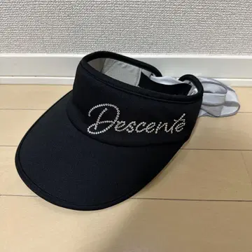 데상트 골프 블랙 바이저 리본 포함