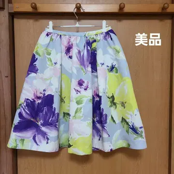 체스티 꽃무늬 플레어 스커트 무릎 기장