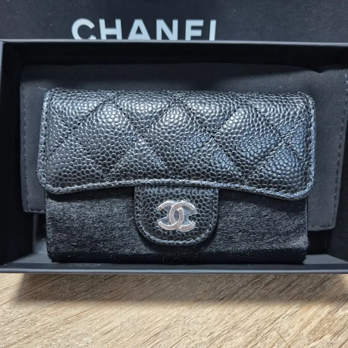 CHANELの財布 CHANEL | 샤넬 Chanel Classic Card Holder on Bunjang Global Site.