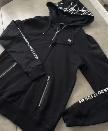 S 후드티 Black by VANQUISH