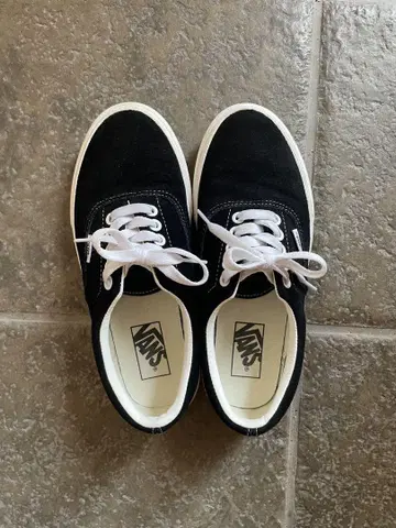VANS ERA 블랙 스웨이드 스니커즈