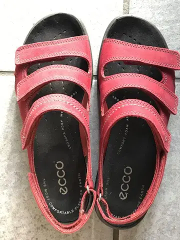 에코 컴포트 샌들 레드 38 사이즈 24.5cm