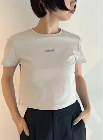 emmi 로고 미니 티셔츠
