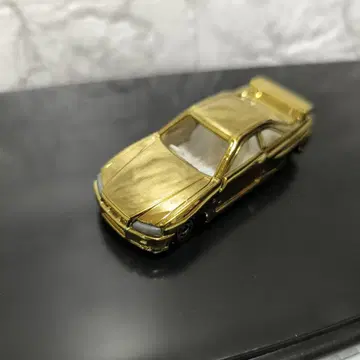 토미카 스카이라인 GT-R R34 금 도금