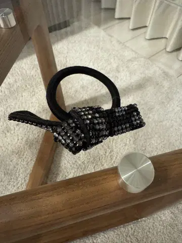 아카 오드리 포니 블랙