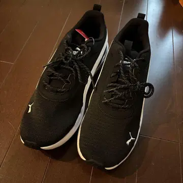 Puma 블랙 스니커즈