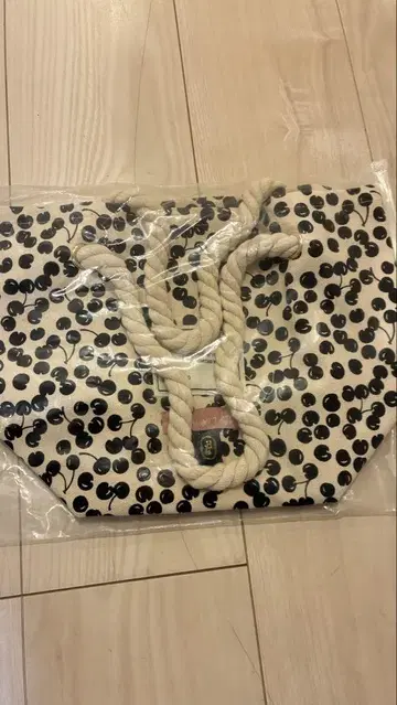 Herlipto Cherry Tote Bag 체리 토트 에스프레소