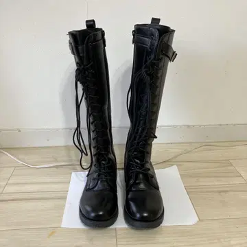 블랙 레이스업 롱 부츠