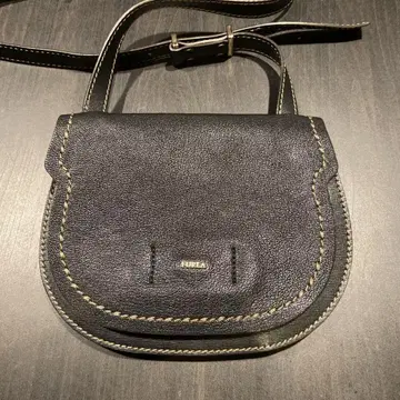 FURLA 훌라 메신저 백