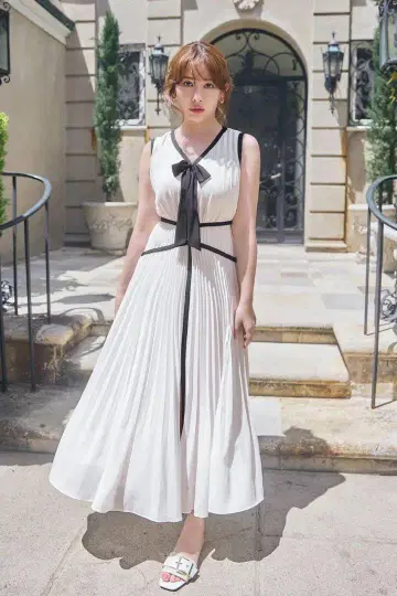 새상품 Formentera Pleated Bicolor Dress