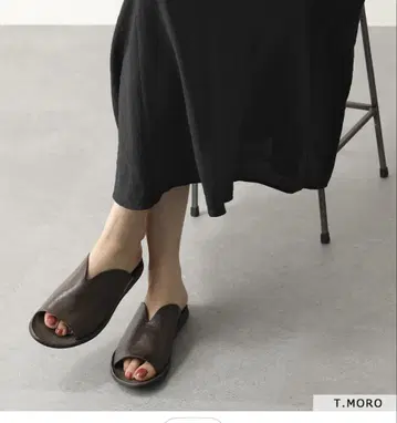 BRADOR 가죽 플랫 샌들