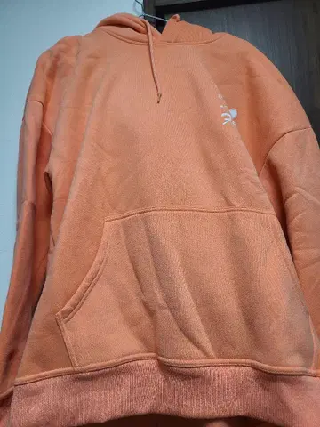 쵸코라비 페니쿠로 후드티