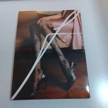 페모치오네 후쿠스케 여성 로사 카니나
