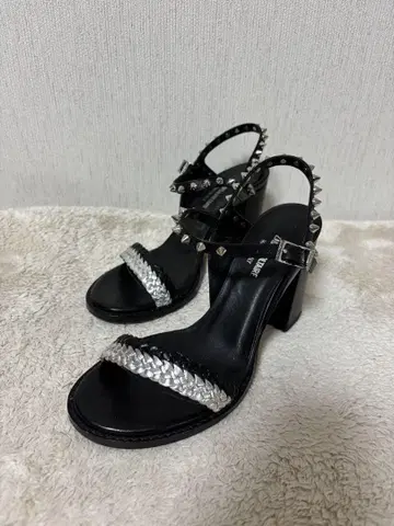 스터드 샌들 블랙&실버 36 사이즈 made in ITALY
