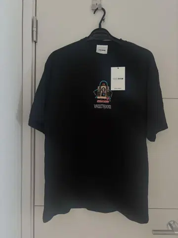 니지산지 이브라힘 VAULTROOM 티셔츠 블랙