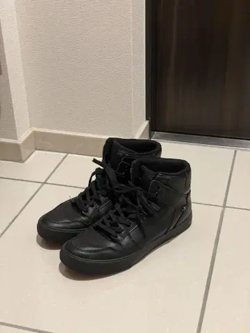 SUPRA 블랙 하이컷 스니커즈 남성용 수프라 스트릿
