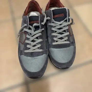 PHILIPPE MODEL의 스니커즈