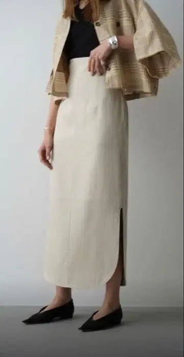 클라네 ROUND CUT STRAIGHT SKIRT 사이즈 1