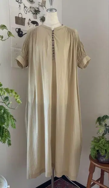 BENSIMON 개더 원피스, 여러 개의 버튼