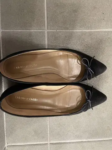Odette e Odile 블랙 플랫 슈즈
