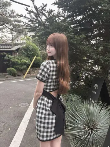 체크 무늬 백 오픈 리본 미니 원피스 [ask130]