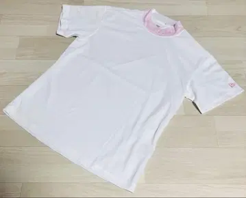 뉴에라 골프 여성용 미드 넥 셔츠 의류 M 사이즈 새상품