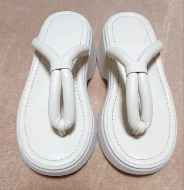 MOUSSY 마우지 PLATFORM THONG 샌들 화이트