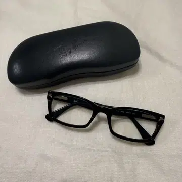 Ray-Ban 블랙 스퀘어형 검은색 테두리 RB5017A